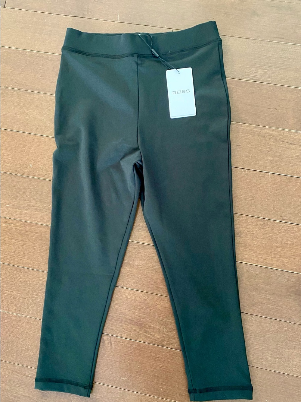 Reiss Girls' Black Active Crop Leggings size 9/10